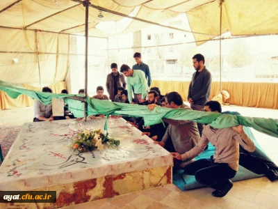 غبار روبی از گلزار شهدای گم نام شهر نجف اباد