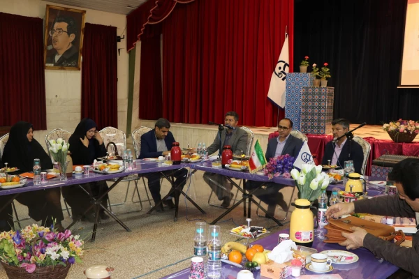 جلسه یک روزه مجموعه کارکنان معاونت توسعه منابع وامور دانشجویی پردیس ها ومراکز استان اصفهان در واحد دانشگاهی شهید آیت نجف آباددر آغاز سال جدید