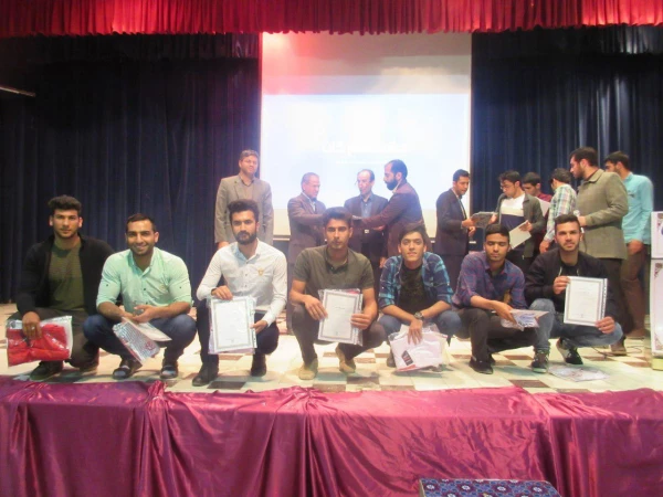 جشن تجلیل از فعالان  دانشجویی حوزه های فرهنگی .آموزشی وتربیت بدنی در سالن اجتماعات شهید آیت نجف آباد