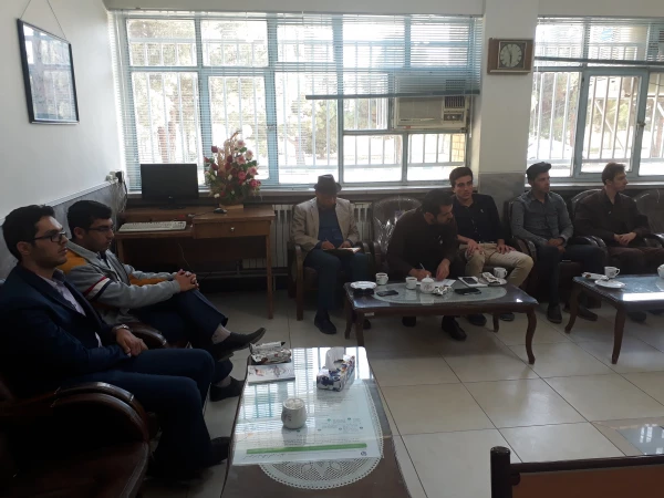 جلسه مدیر گروه جناب آقای یگانه با نمایندگان کلاسی واحد دانشگاهی شهید ایت نجف آباد