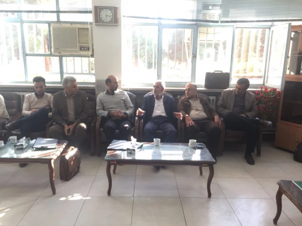 جلسه دیدار بااساتید زائر کربلای حسینی توسط سرپرست وهمکاران در دفتر اساتید مرکز شهید ایت نجف اباد