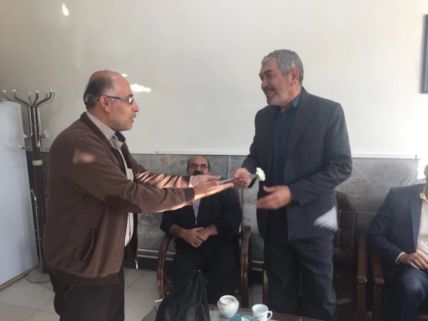 جلسه دیدار بااساتید زائر کربلای حسینی توسط سرپرست وهمکاران در دفتر اساتید مرکز شهید ایت نجف اباد