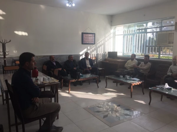 جلسه دیدار بااساتید زائر کربلای حسینی توسط سرپرست وهمکاران در دفتر اساتید مرکز شهید ایت نجف اباد