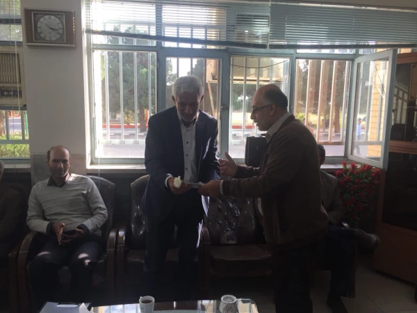 جلسه دیدار بااساتید زائر کربلای حسینی توسط سرپرست وهمکاران در دفتر اساتید مرکز شهید ایت نجف اباد