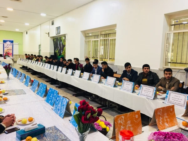 جلسه هم اندیشی نمایندگان کلاسی وسراهای دانشجویی با معاونت منابع انسانی