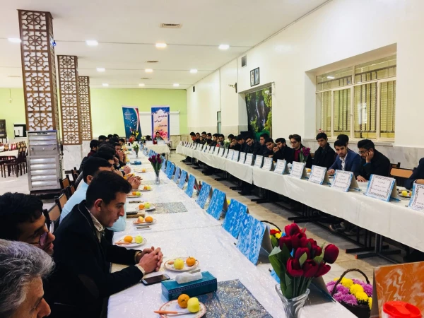 جلسه هم اندیشی نمایندگان کلاسی وسراهای دانشجویی با معاونت منابع انسانی