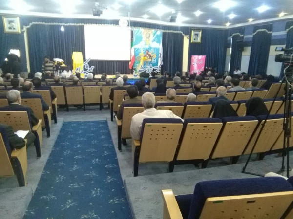 حضور اساتید وجمعی از پرسنل شهید آیت نجف آباد بمناسبت نکو داشت یکصدمین سالگرد تربیت معلم در مرکز شهید رجایی اصفهان