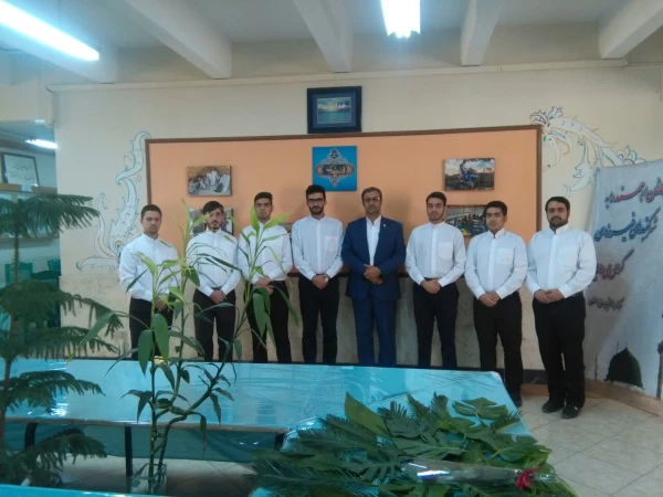 اجرای هم آوایی گروه دانشجو معلمان شهید آیت در مراسم یکصدمین سالگرد تربیت معلم