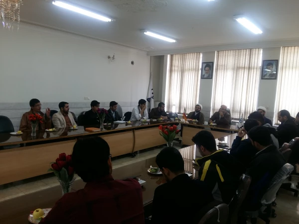 دیدار نماینده نهاد رهبری با دانشجویان مرکز شهید آیت نجف آباد