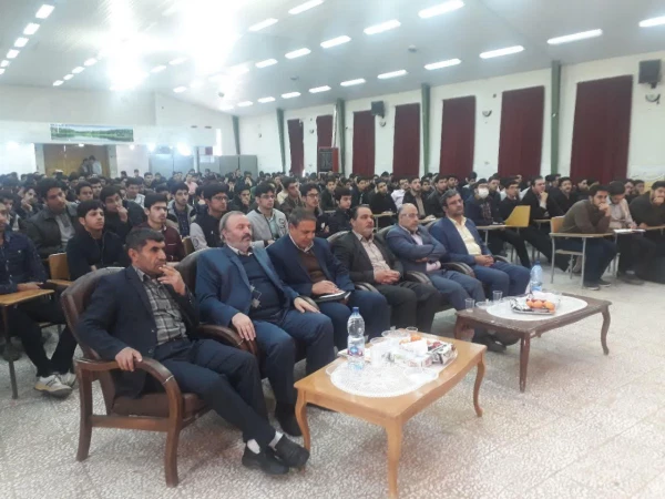 جلسه توجیهی  دانشجویان ورودی 97 باحراست وهسته گزینش اصفهان