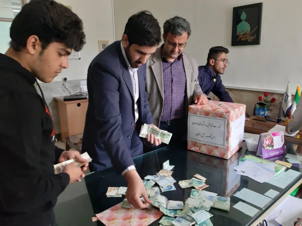 جمع آوری و ارسال کمک به مردم سیل زده استان لرستان