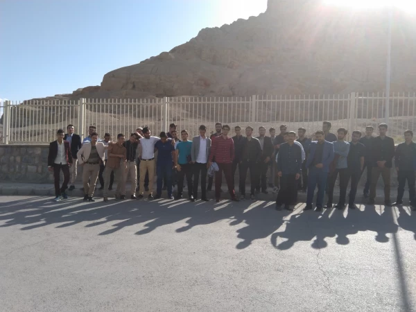 بازدید دانشجویان مرکز شهید آیت نجف آباد از آتشکده ماربین