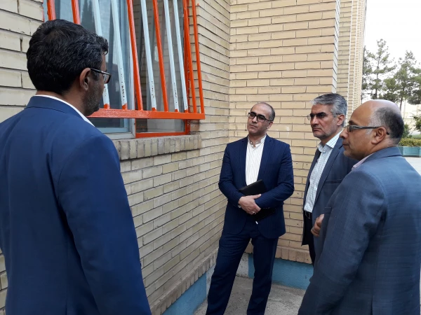 بازدید معاونت توسعه منابع وامور دانشجویی وکارشناس مسئول حراست بهمراه شورای صنفی پردیس شهید باهنر اصفهان