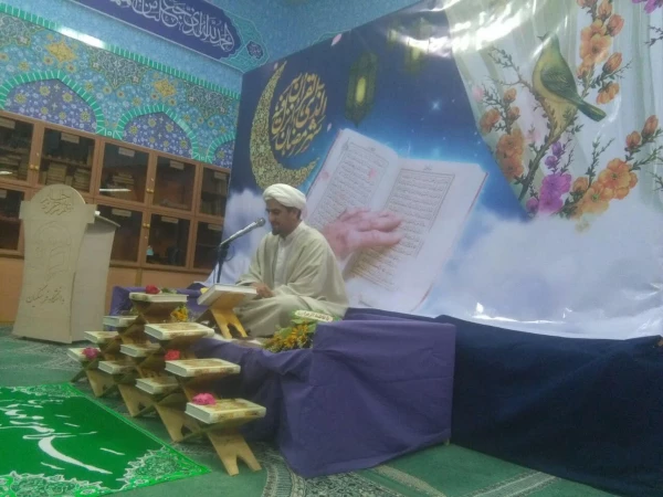 مراسم شبی با قرآن دانشگاه فرهنگیان شهید آیت نجف آباد