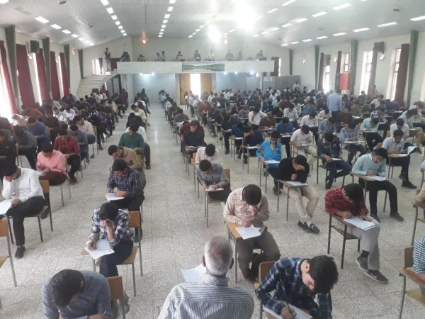 برگزاری امتحانات پایان ترم نیمسال دوم تحصیلی 98-97 مرکز شهید آیت نجف آباد