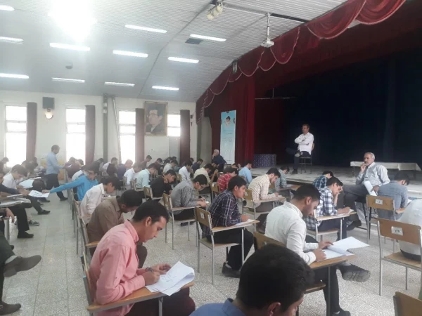 برگزاری امتحانات پایان ترم نیمسال دوم تحصیلی 98-97 مرکز شهید آیت نجف آباد