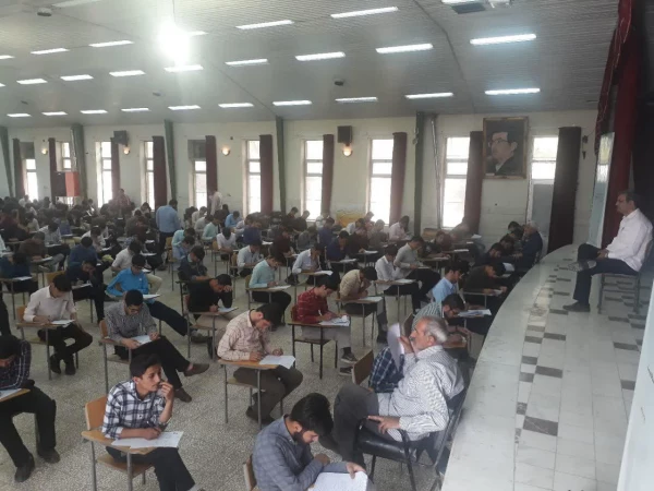 برگزاری امتحانات پایان ترم نیمسال دوم تحصیلی 98-97 مرکز شهید آیت نجف آباد