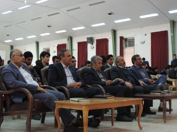 جلسه توجیهی مسئولین  هسته گزینش اصفهان با دانشجویان ورودی 98 3