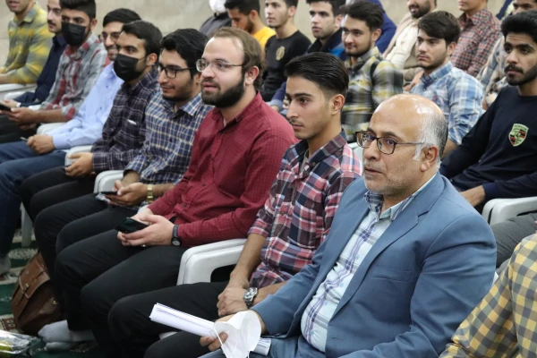 دیدار حجت الاسلام و المسلمین قرائتی با دانشجو معلمان 4