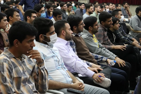 دیدار حجت الاسلام و المسلمین قرائتی با دانشجو معلمان 7