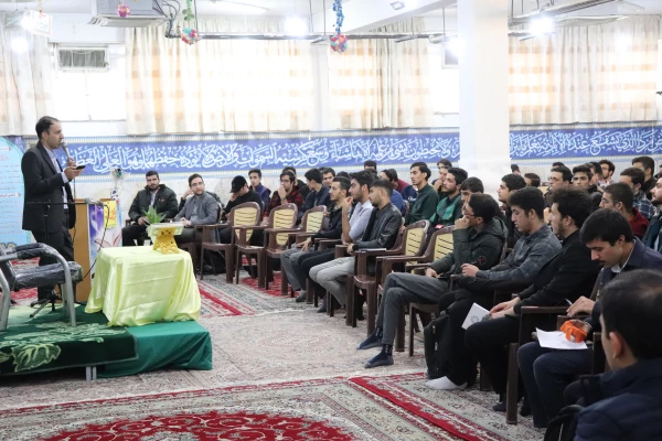 دیدار با نماینده محترم ولی فقیه و امام جمعه ی شهرستان نجف آباد حجت الاسلام و المسلمین حسناتی 3