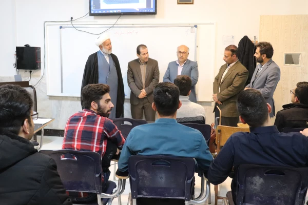 بازدید میدانی نماینده ولی فقیه در دانشگاه فرهنگیان و معاون هماهنگ کننده ی دانشگاه های فرهنگیان جناب اقای دکتر کاشفی و مشاور رییس پردیس های استان اصفهان جناب آقای شکیبا فر 2