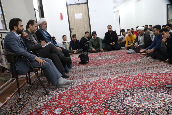 بازدید میدانی نماینده ولی فقیه در دانشگاه فرهنگیان و معاون هماهنگ کننده ی دانشگاه های فرهنگیان جناب اقای دکتر کاشفی و مشاور رییس پردیس های استان اصفهان جناب آقای شکیبا فر 10