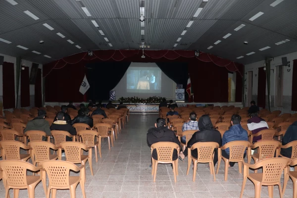 اکران فیلم توسط کانون فیلم و عکس مرکز شهید ایت نجف آباد  2