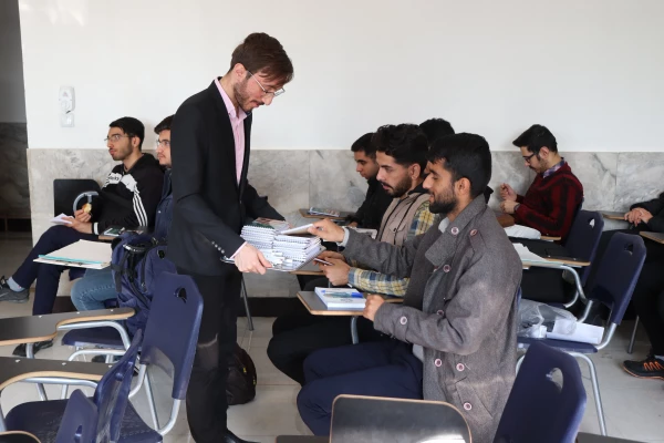 بازدید میدانی جناب آقای شکیبافر رییس محترم اداره سنجش صلاحیت های حرفه ای دانشگاه فرهنگیان استان اصفهان  5