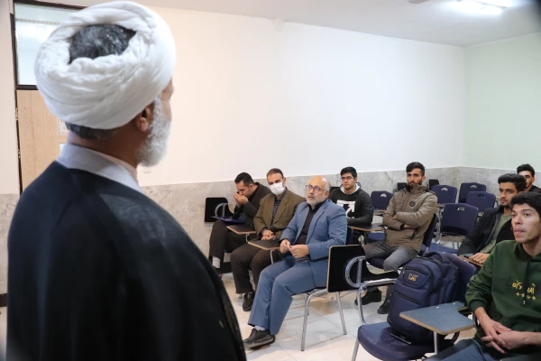 بازدید میدانی جناب آقای حجت الاسلام و المسلمین دکتر حمزه از مرکز  7