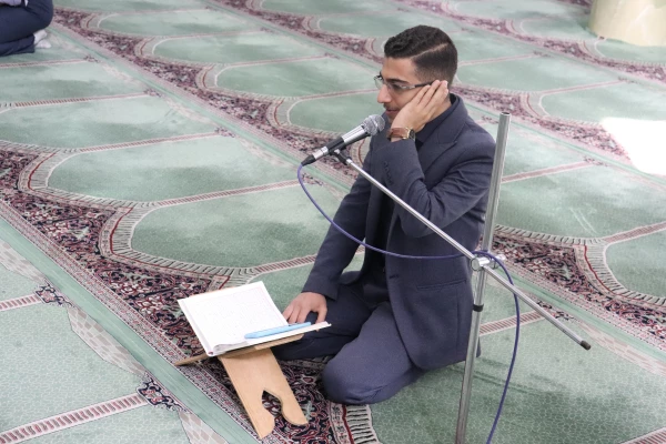 همکاری دانشجویان مرکز با دفتر امام جمعه شهرستان نجف آباد در روز بصیرت و میثاق امت با ولایت  3