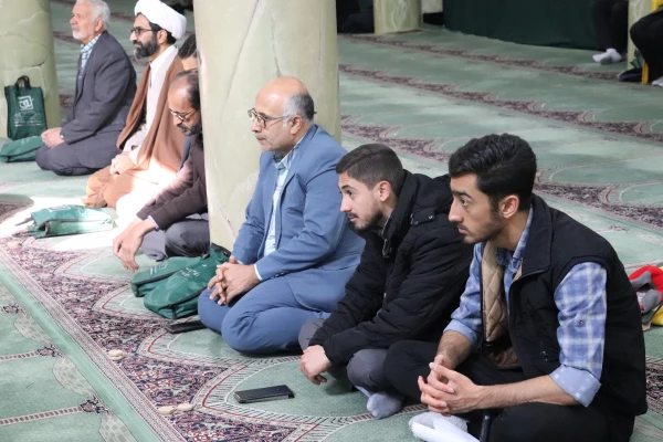 همکاری دانشجویان مرکز با دفتر امام جمعه شهرستان نجف آباد در روز بصیرت و میثاق امت با ولایت  5