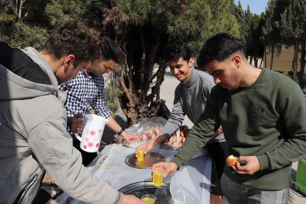 تشکیل ایستگاه صلوات به مناسب ولادت حضرت امام زین العابدین (ع)  8