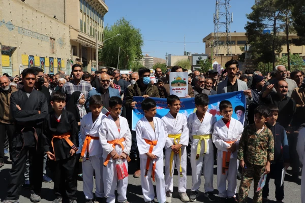 حضور دانشجومعلمان دانشگاه فرهنگیان مرکز شهید آیت نجف آباد  در راهپیمایی روز قدس ۱۴۰۲ 3