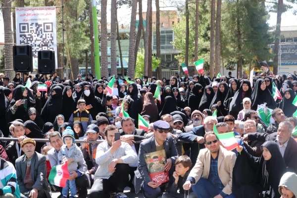 حضور دانشجومعلمان دانشگاه فرهنگیان مرکز شهید آیت نجف آباد  در راهپیمایی روز قدس ۱۴۰۲ 4