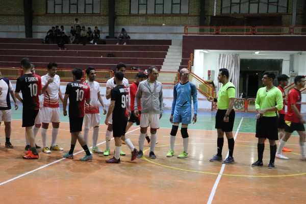 دیدار دوستانه فوتسال بین دو تیم منتخب دانشجومعلمان مرکز و اداره آموزش و پرورش شهرستان نجف آباد  4