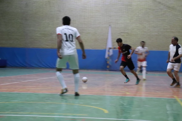 دیدار دوستانه فوتسال بین دو تیم منتخب دانشجومعلمان مرکز و اداره آموزش و پرورش شهرستان نجف آباد  5