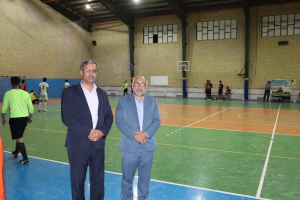 دیدار دوستانه فوتسال بین دو تیم منتخب دانشجومعلمان مرکز و اداره آموزش و پرورش شهرستان نجف آباد  7