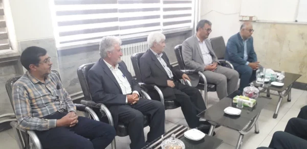 دیدار صمیمانه روسا و کارکنان اسبق دانشگاه فرهنگیان مرکز شهید آیت نجف آباد و ریاست آموزش و پرورش شهرستان نجف آباد با ریاست مرکز شهید آیت نجف آباد آقای دکتر کلانی 3