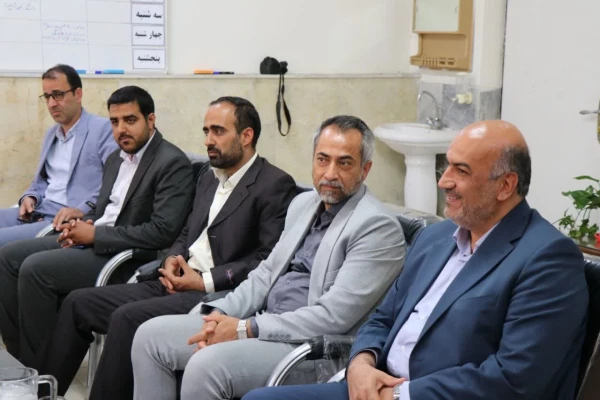 دیدار و تبریک انتصاب جناب آقای کلانی به عنوان ریاست محترم مرکز  توسط ریاست محترم آموزش و پرورش نجف آباد و هیئت همراه   4
