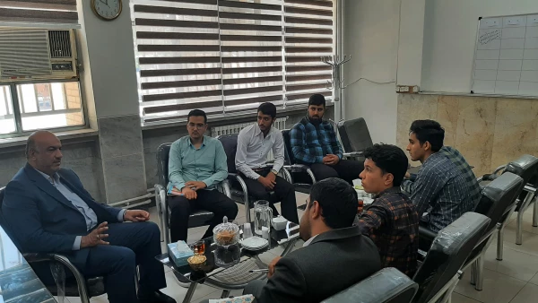 نشست صمیمانه ریاست محترم و حراست مرکز با فعالین عرصه ی نماز  3