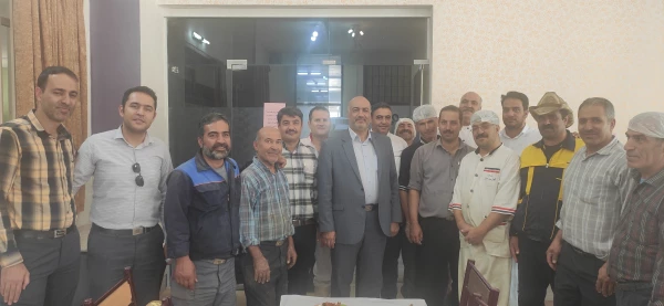 تقدیر از نیرو های خدمات و شرکتی و آشپزخانه و نگهبان 2