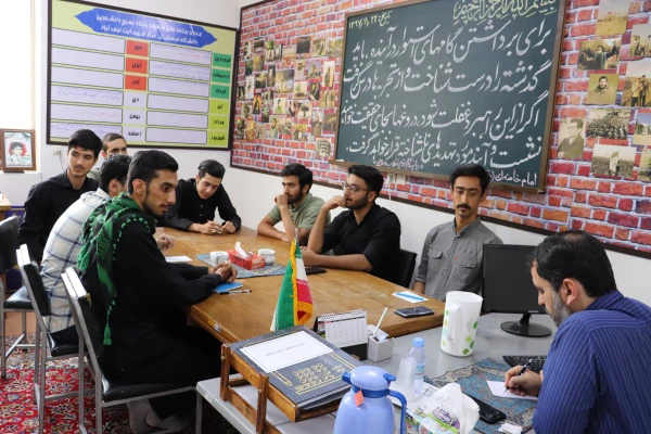 جلسه  ی شورای بسیج دانشجویی مرکز با حضور جناب آقای دکتر صدیقی مشاور وزیر آموزش و پرورش  3