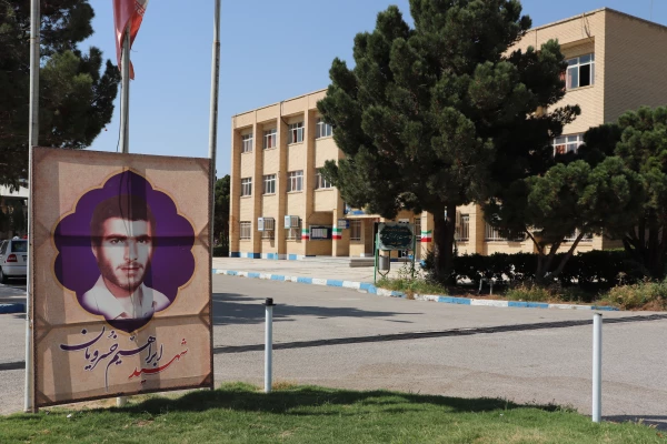 هفته جنگ هفته افتخار است، هفته مقدس است، در حقیقت جشن است، عید است و یک بزرگداشتی [است] از روحیه مردم، ایثار مردم و مقاومت مقدس و دفاع مقدس. (امام خامنه ای) 2