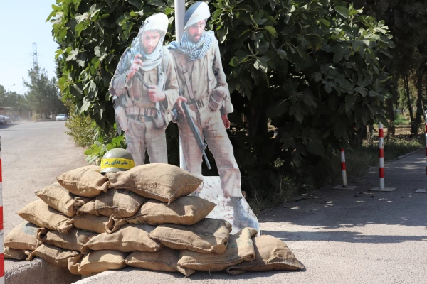 هفته جنگ هفته افتخار است، هفته مقدس است، در حقیقت جشن است، عید است و یک بزرگداشتی [است] از روحیه مردم، ایثار مردم و مقاومت مقدس و دفاع مقدس. (امام خامنه ای) 4