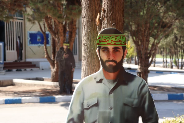 هفته جنگ هفته افتخار است، هفته مقدس است، در حقیقت جشن است، عید است و یک بزرگداشتی [است] از روحیه مردم، ایثار مردم و مقاومت مقدس و دفاع مقدس. (امام خامنه ای) 6