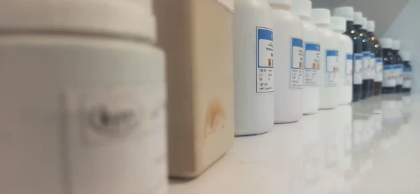 تجهیز سازی اتاق ازمایشگاه و ریاضی و علوم تجربی  3