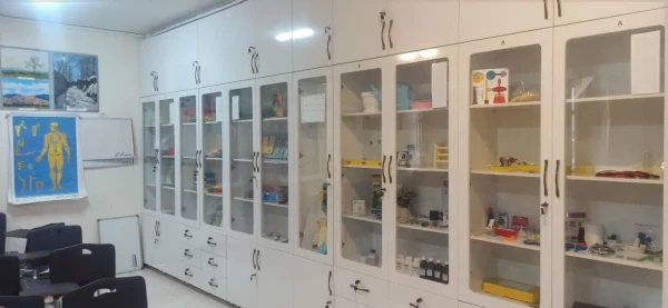 تجهیز سازی اتاق ازمایشگاه و ریاضی و علوم تجربی  6