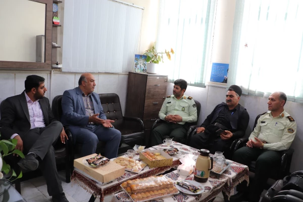 دیدار ریاست محترم مرکز و حراست مرکز با ریاست کلانتری منطقه امیرآباد 7