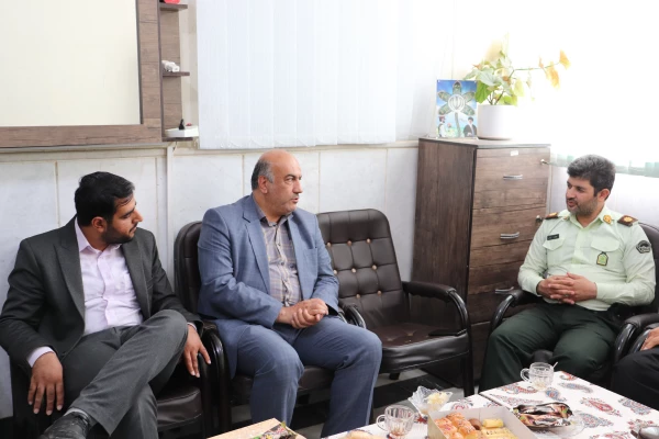 دیدار ریاست محترم مرکز و حراست مرکز با ریاست کلانتری منطقه امیرآباد 8